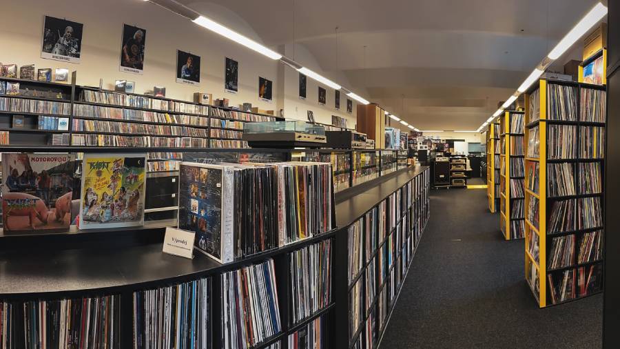 music records hudba