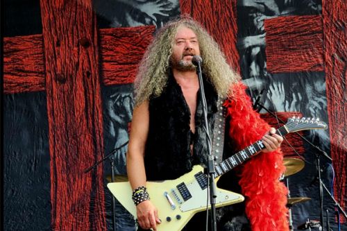 INGOTT přetavili odkaz Karla Kryla do hardrockové pocty. Rozhovor s Jurou Šperlem