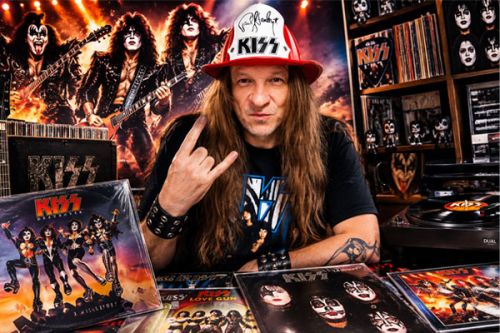 Kolik verz&iacute; může m&iacute;t jedno album? Pro fanou&scaron;ka KISS je odpověď jednoduch&aacute; &ndash; nikdy dost